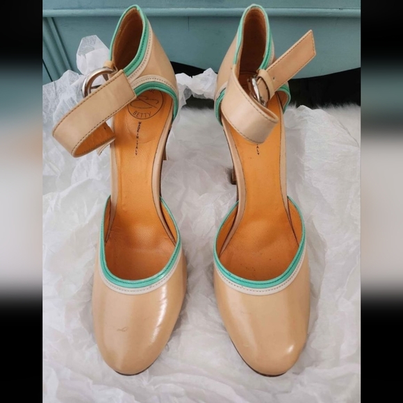 💗Vintage Paul & Betty Tan & Yellow with Blue-Green trims pumps size IT 37 - Picture 2 of 8
